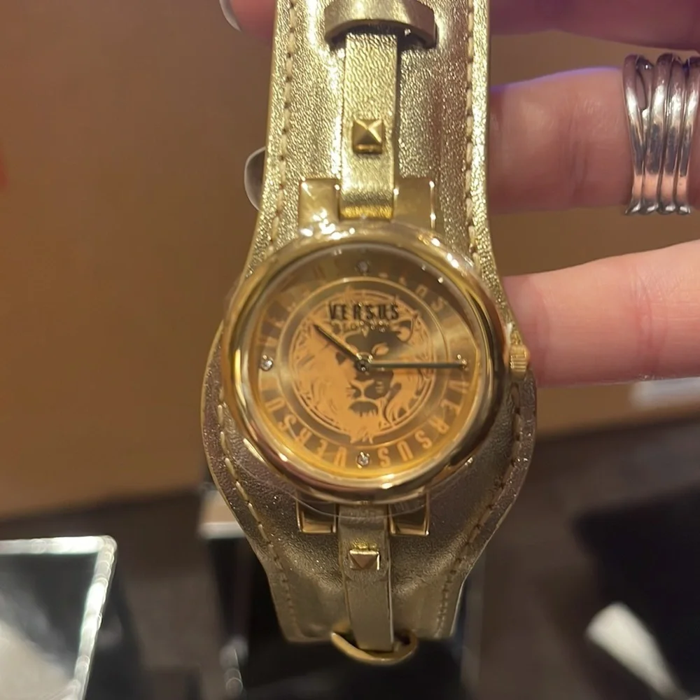 AUTHENTIC Versus Versace watch gold tone item number VSPGR2318 NWT WOMENS
